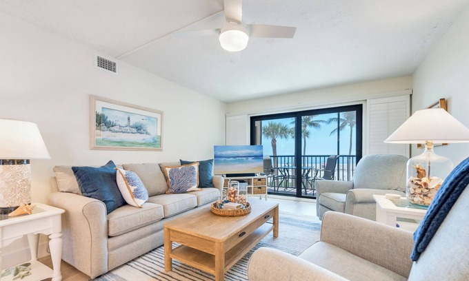Sanibel Condo | Beachfront Bliss at Ocean's Reach with Dazzling Views