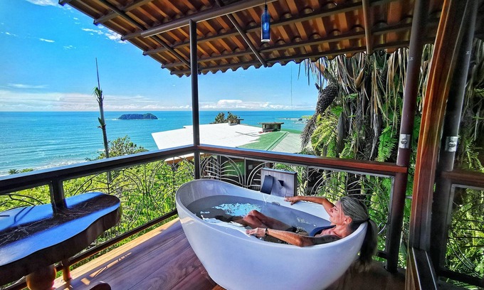 Manuel Antonio Resort | Ocean Sky Loft Airplane Home: Sleeps 8 & Scenic Ocean Views