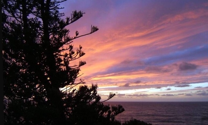 Ocean Beach Apartment | Romantic Ocean Sunsets Home with Pool and Spa Amenities