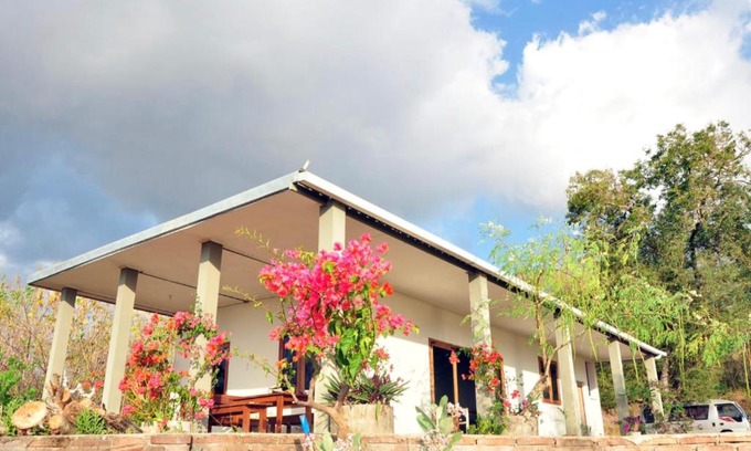 Sekongkang Villa | Discover Maluk Vacation Villa - Guest Rated 9/10!