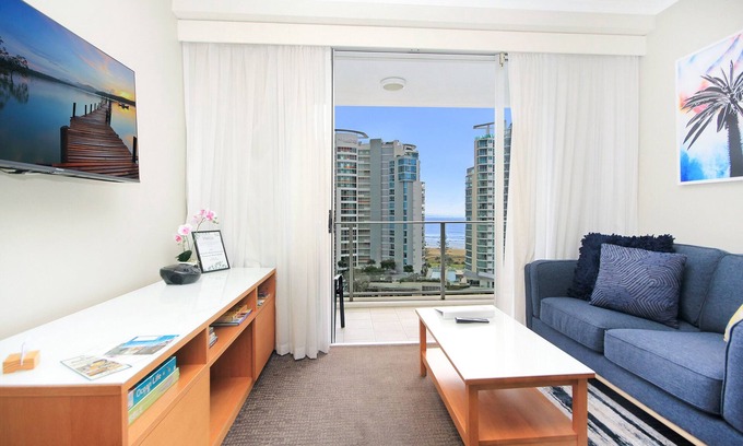 Coolangatta Resort | Ocean View 1 BD Mantra Apartment - Guest Rated 10/10