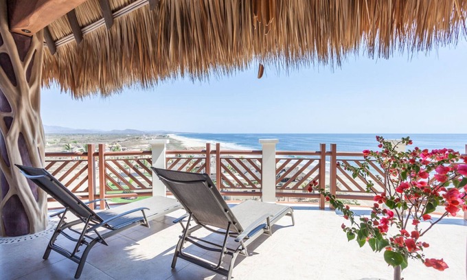 San Pedro Mixtepec Resort | Ocean View Penthouse: 10/10 Rated with Amazing Amenities