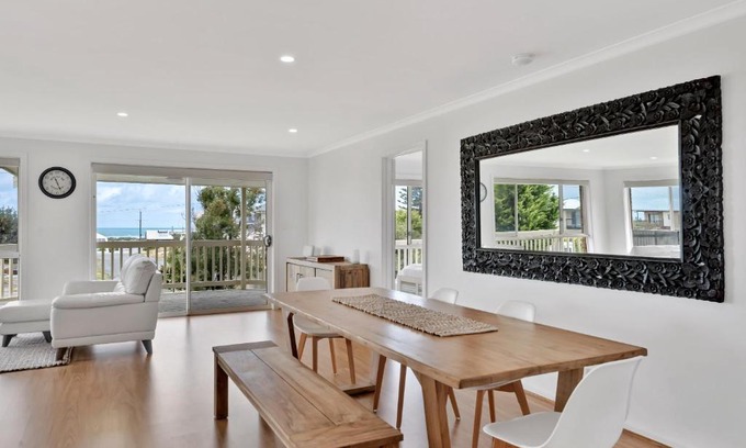 Goolwa Beach House | Pet-Friendly Ocean View Retreat at Goolwa Beach - 4 Stars