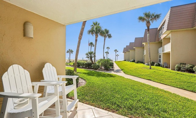 Crescent Beach Condo | Beachfront Retreat: 2BD Condo with Pool & Ocean Views