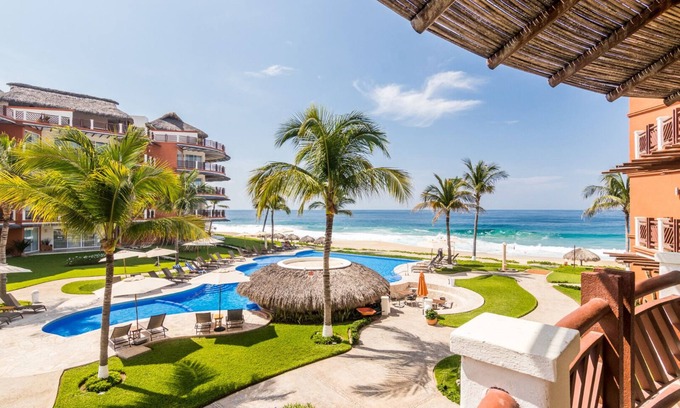 San Pedro Mixtepec Resort | Ocean View Residence with Pool & Spa Steps from the Beach