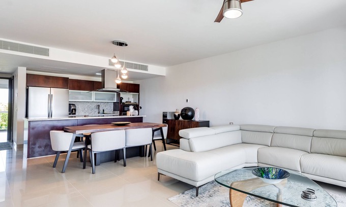 Puerto Juarez Apartment | Ocean View Apartment: 10/10 Rated with Beach Access & Pool