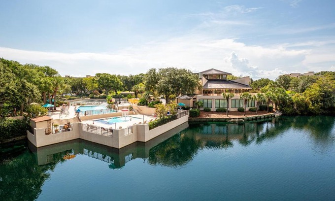 Folly Field Resort | Cozy Ocean View Retreat at Island Club - Rated 9/10