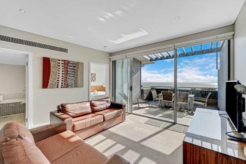 San Remo House | Scenic Ocean View Retreat at Silverwater with Pool Access