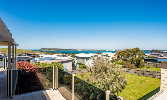 San Remo House | Ocean View: Family-Friendly Retreat with 9.1/10 Rating