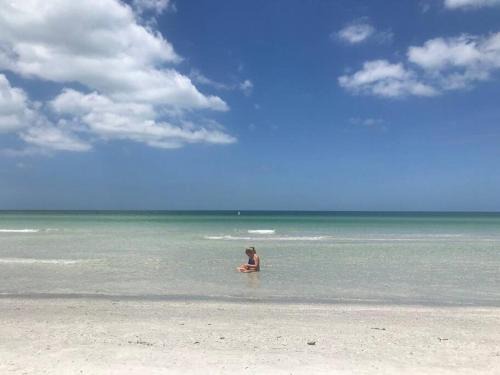 St. Pete Beach Apartment | Oceanfront Retreat with Balcony & Heated Pool Access