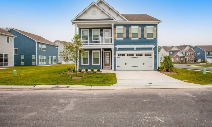 Frankford House | Ocean View Beach Club: Stylish Escape with Pool & Wet Bar