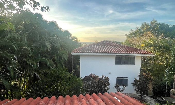 Montezuma House | Ocean View Casa Conchal: Tropical Escape Near the Beach