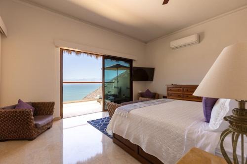 La Cruz de Huanacaxtle Apartment | Ocean View Condo with Resort Pool & Beach