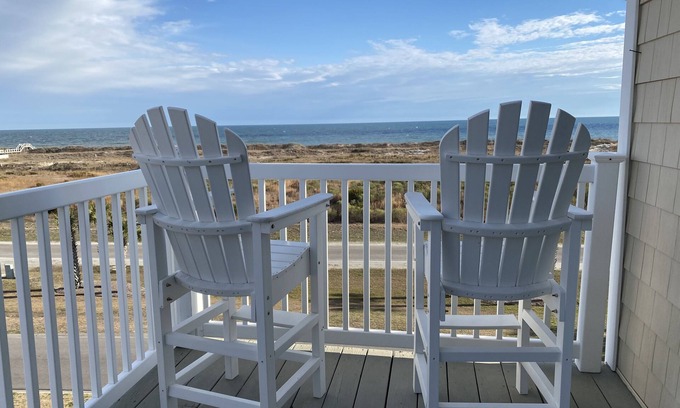 Ocean Isle Beach Condo | Ocean View Condo: Ideal for Families and Golfers, Rated 9.8
