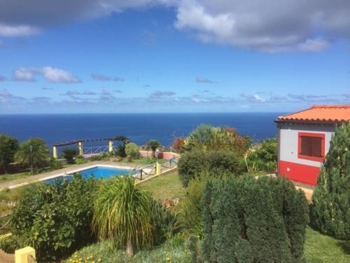 Ponta do Pargo House | Ocean View Cottage: 4-Star Retreat with Pool & Sea Access