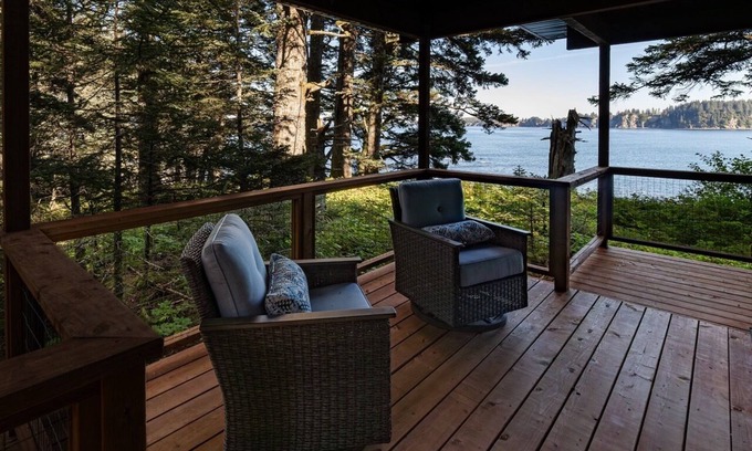 Chiniak Cottage | Ocean View Cottage: Wake Up to Waves at Friends by the Ocean