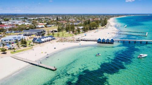 Geographe Apartment | Ocean View Executive Apartment for Family Getaways