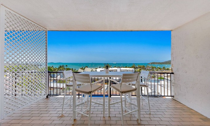 Airlie Beach Apartment | Ocean View Retreat: Family-Friendly, Steps to Town & Wi-Fi