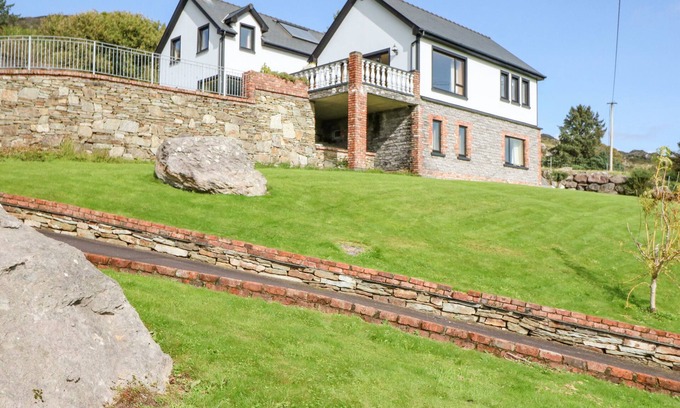 Ardnatrush Cottage | Ocean View Retreat in Adrigole, Ideal for Families