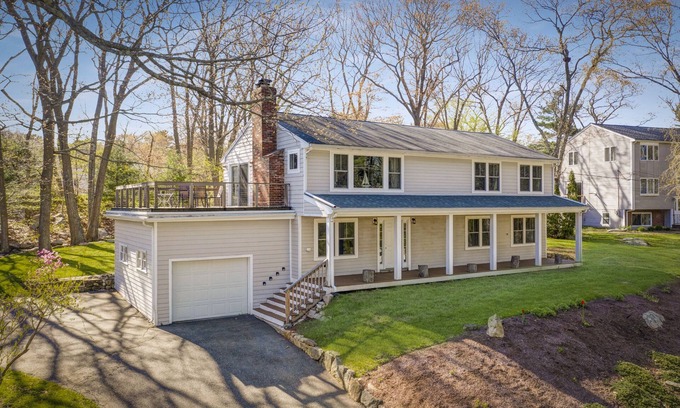 Gloucester House | Ocean View Retreat: Guest Rated 10/10 with Spa & Hot Tub