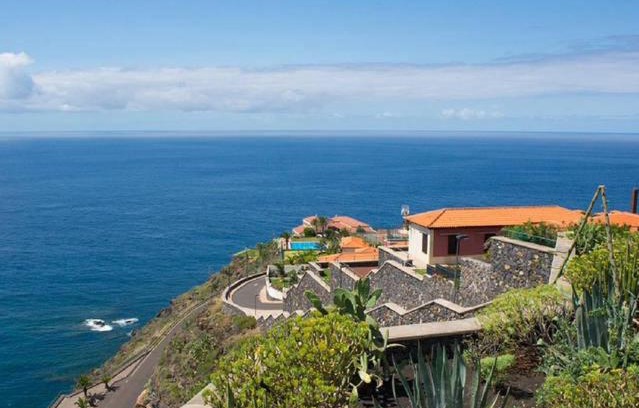 Juan Fernandez House | Scenic Ocean View House with Hot Tub & Family Friendly Amenities