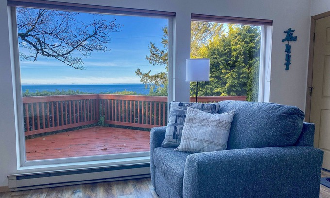 Yachats House | Ocean View Retreat in Yachats: Pet Friendly Getaway!