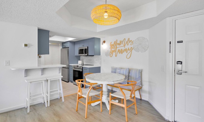 Saint Simons Island Condo | Ocean View Retreat | Newly Updated with Free Bikes