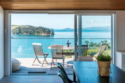 Surfdale House | Ocean View: Pet-Friendly, Family-Oriented 4-Star Retreat