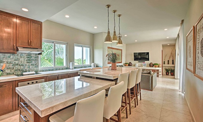 Centro - Supmza 001 Condo | Ocean-View Oasis on Playa Norte: Premier Resort Amenities