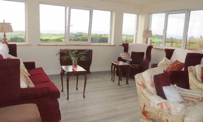 Rushanes House | Ocean View Retreat on The Wild Atlantic Way - Rated 10/10