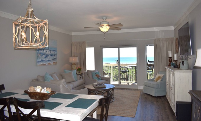 Sandestin Condo | Ocean View Getaway - Steps to the Beach with Top Amenities