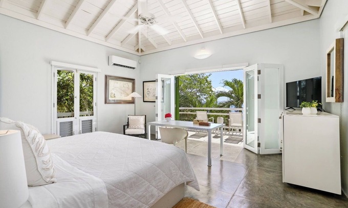 Playa Sardinas I Bed & Breakfast | Ocean view overlooking stunning views of keys