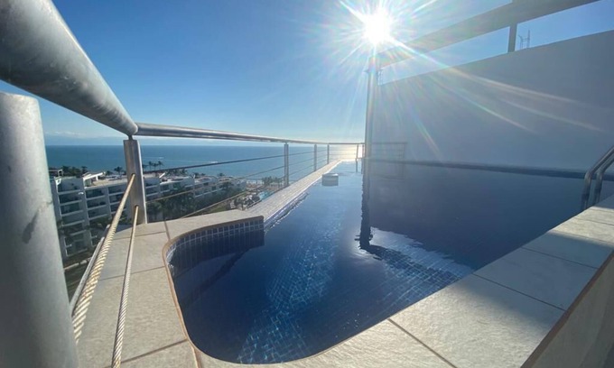 Flamingos Apartment | Stunning Ocean View Penthouse with Private Pool and Kitchen