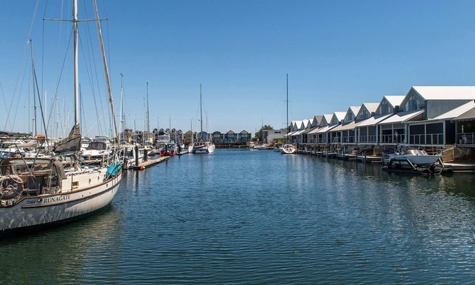 Geographe House | Relax at Ocean View Port Geographe with Pool & Breakfast