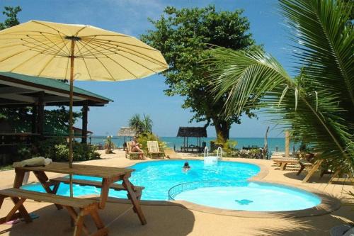 Ko Lanta Resort | Relaxing Ocean View Resort with Pool and Spa Amenities
