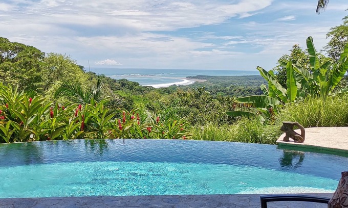Uvita House | Oceanfront Bliss at Casa Espectacular - Rated 10/10