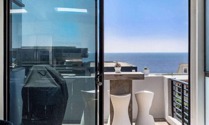 The Strand House | Breathtaking Ocean View Hotel Near Downtown Manhattan Beach