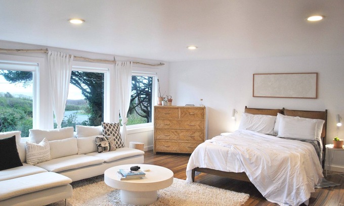 Yachats Apartment | Ocean View Studio: Ideal for Agate Hunting & Pet Friendly