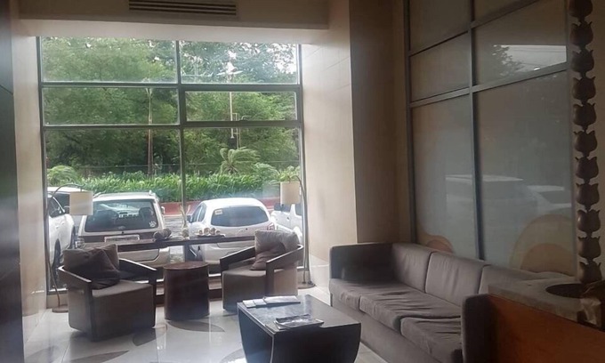 Ermita Apartment | Ocean View Studio Room with Pool & Kitchen Access