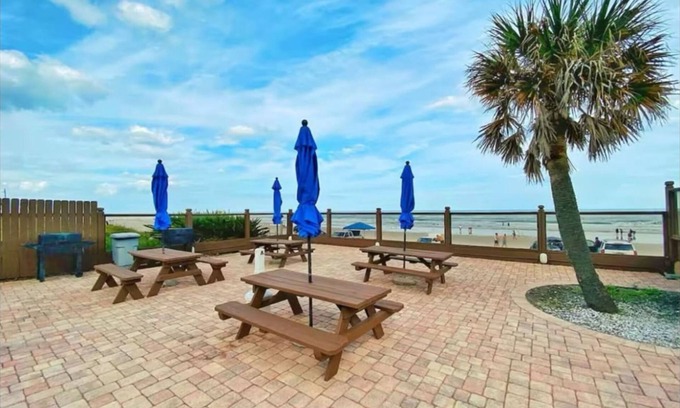 Bostwick Park Apartment | Ocean View Studio Daytona Zzz 4