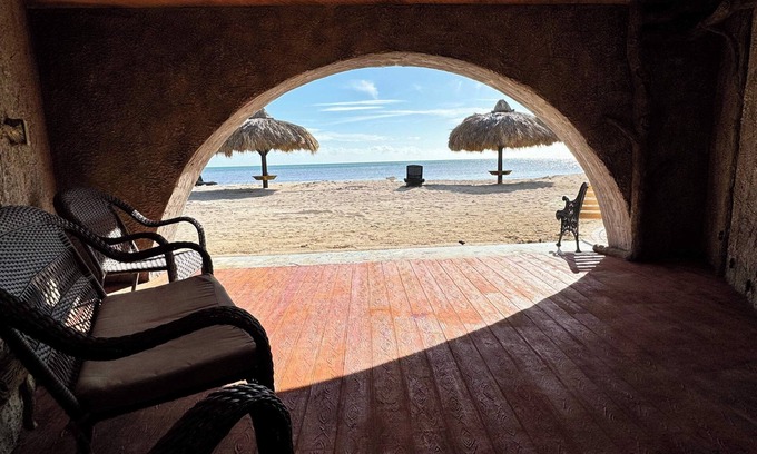 Coupon Bight Aquatic Preserve Apartment | Ocean View Suite Barnacle Resort