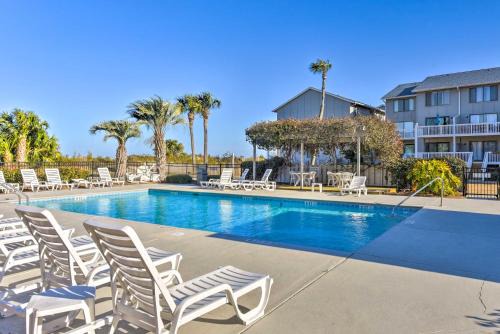 Oceanmarsh Subdivision Apartment | Cozy Saint Helena Island Condo Steps from the Beach
