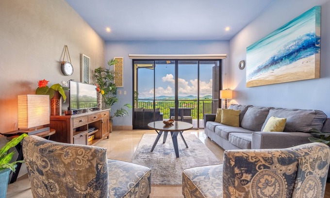 Playa Conchal Condo | Roble Sabana 401: Ocean View Retreat with Pool Access