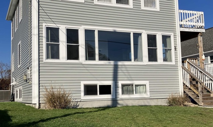 Eastward Look House | Ocean View Getaway: Steps to Scarborough Beach & Pool