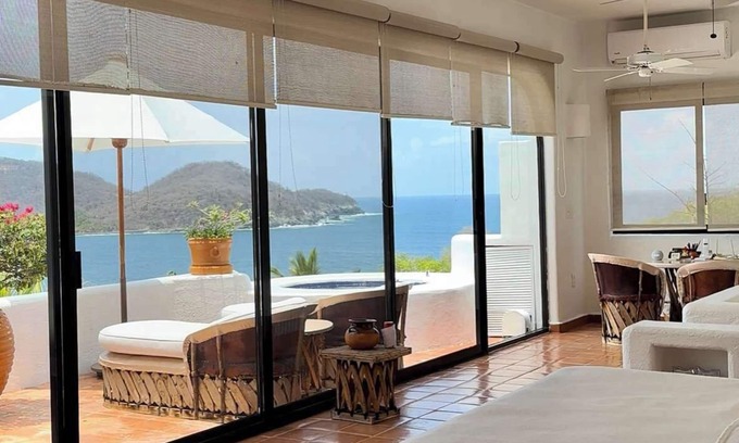 Almacen Villa | Casa de Sueño: Your Dream Getaway with Oceanfront Luxury