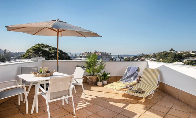 Terrigal House | Scenic Ocean Views Steps from Terrigal Beach and Eateries