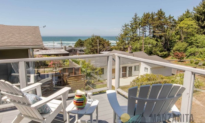 Neahkahnie Beach House | Ocean Views and close to beach! Large home with wrap around deck, 4 bedrooms and dog friendly.
