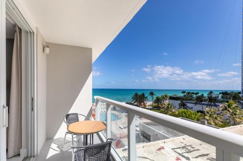 Sunny Isles Beach Apartment | Ocean View Resort Studio in Sunny Isles Beach