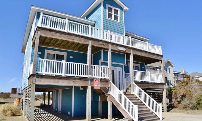 South Nags Head House | Unwind at Seaquil: Ocean Views, Pool & Hot Tub Awaits