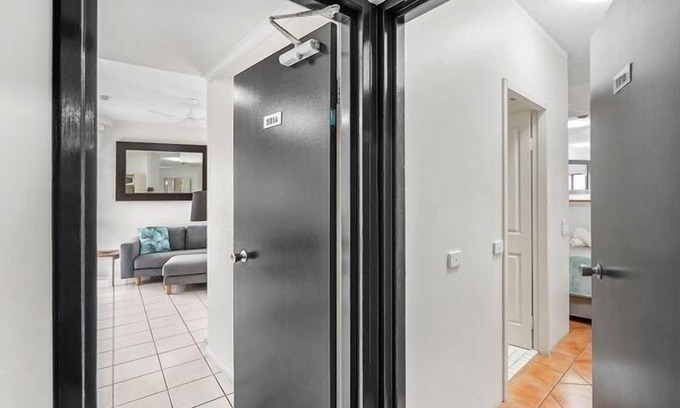 Trinity Beach Apartment | Family-Friendly Retreat with Breathtaking Ocean Views
